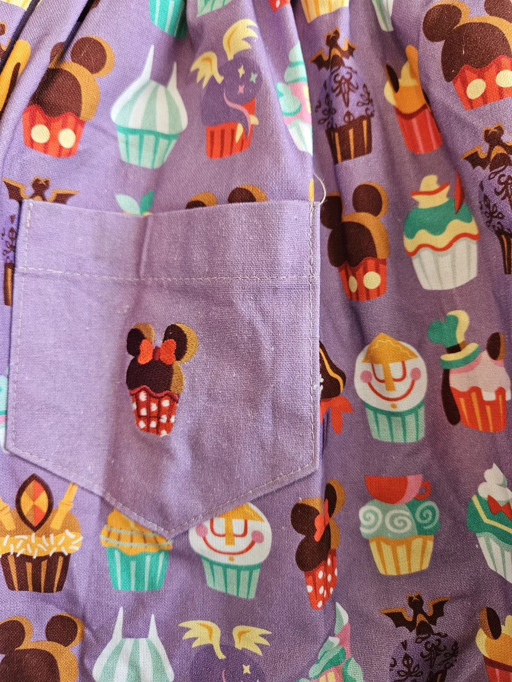 NWT Disney Parks Minnie Making Magic Cupcakes Apron - OS